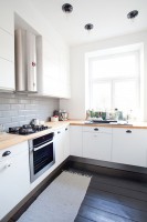 Kuchnia w mieszkaniu 75 m² w kamienicy z 1933 r