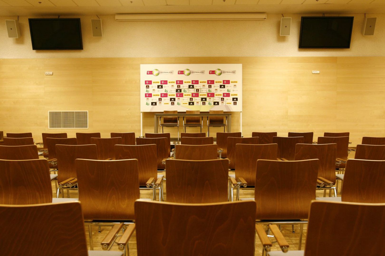 PGE_Arena_Konferencje02 aa.jpg