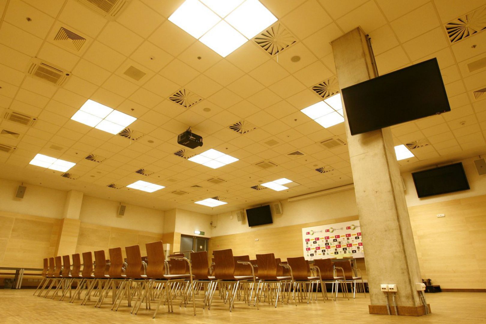 PGE_Arena_Konferencje03 aa.jpg