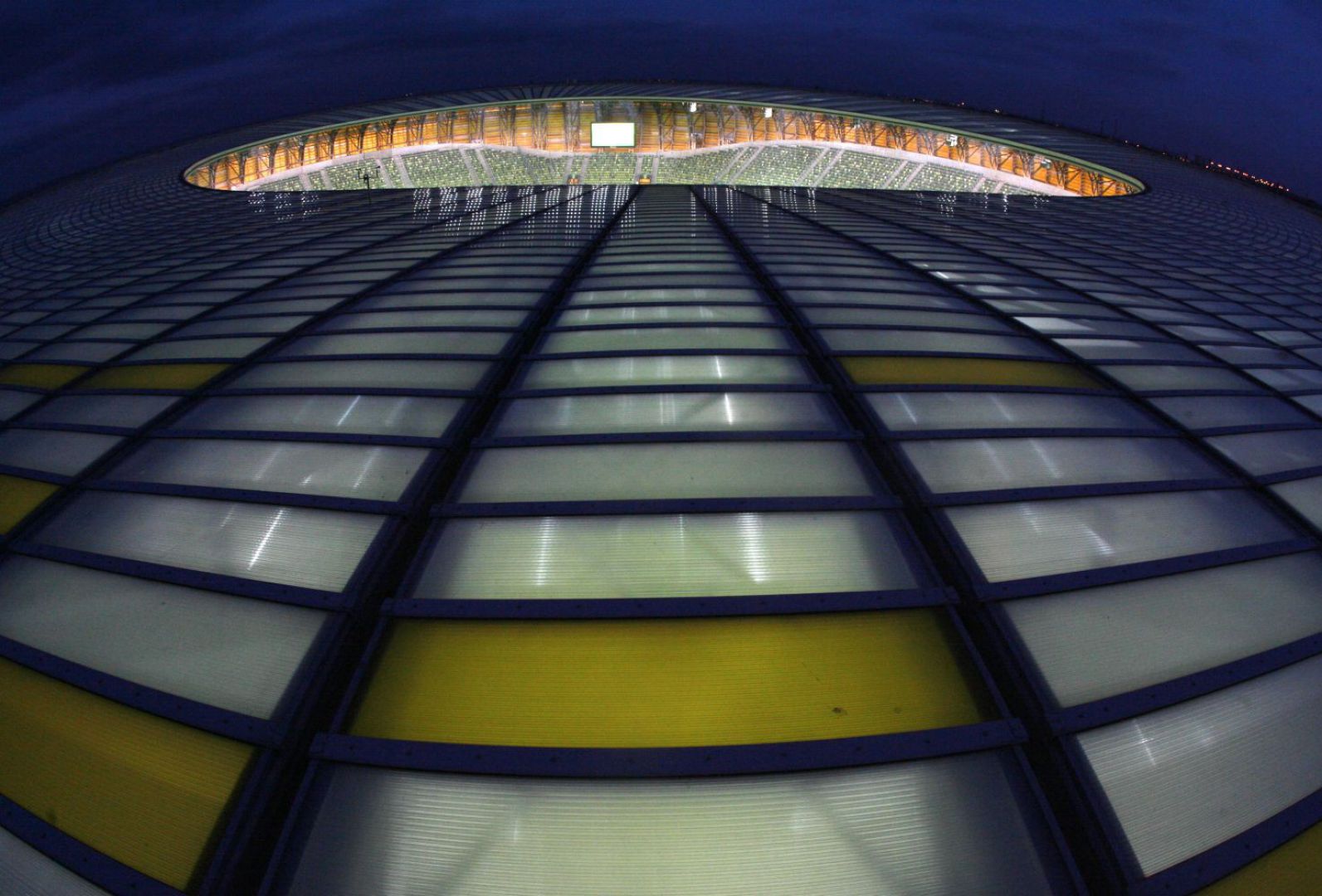 PGE_Arena_dach_noca_06 aa.jpg