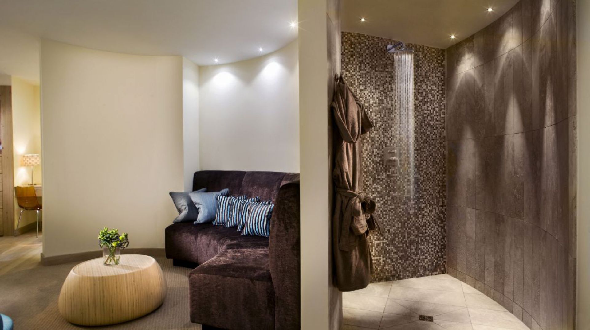 009scarlethotel_ds_1.jpg