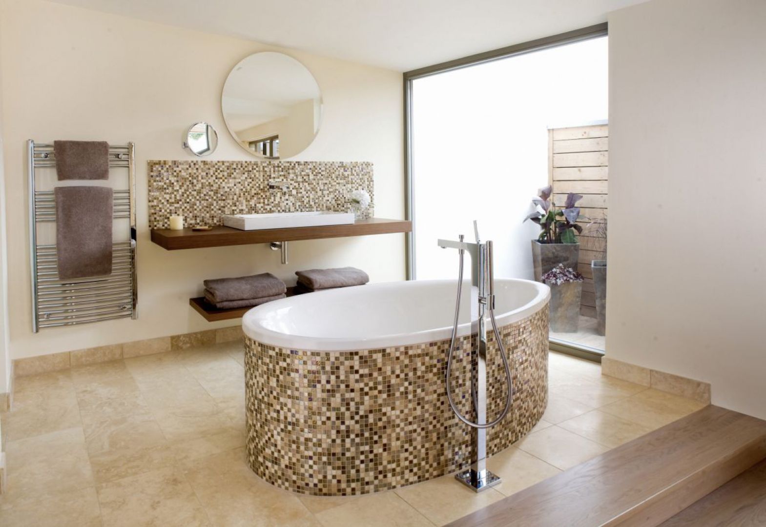 004scarlethotel_ds_1.jpg