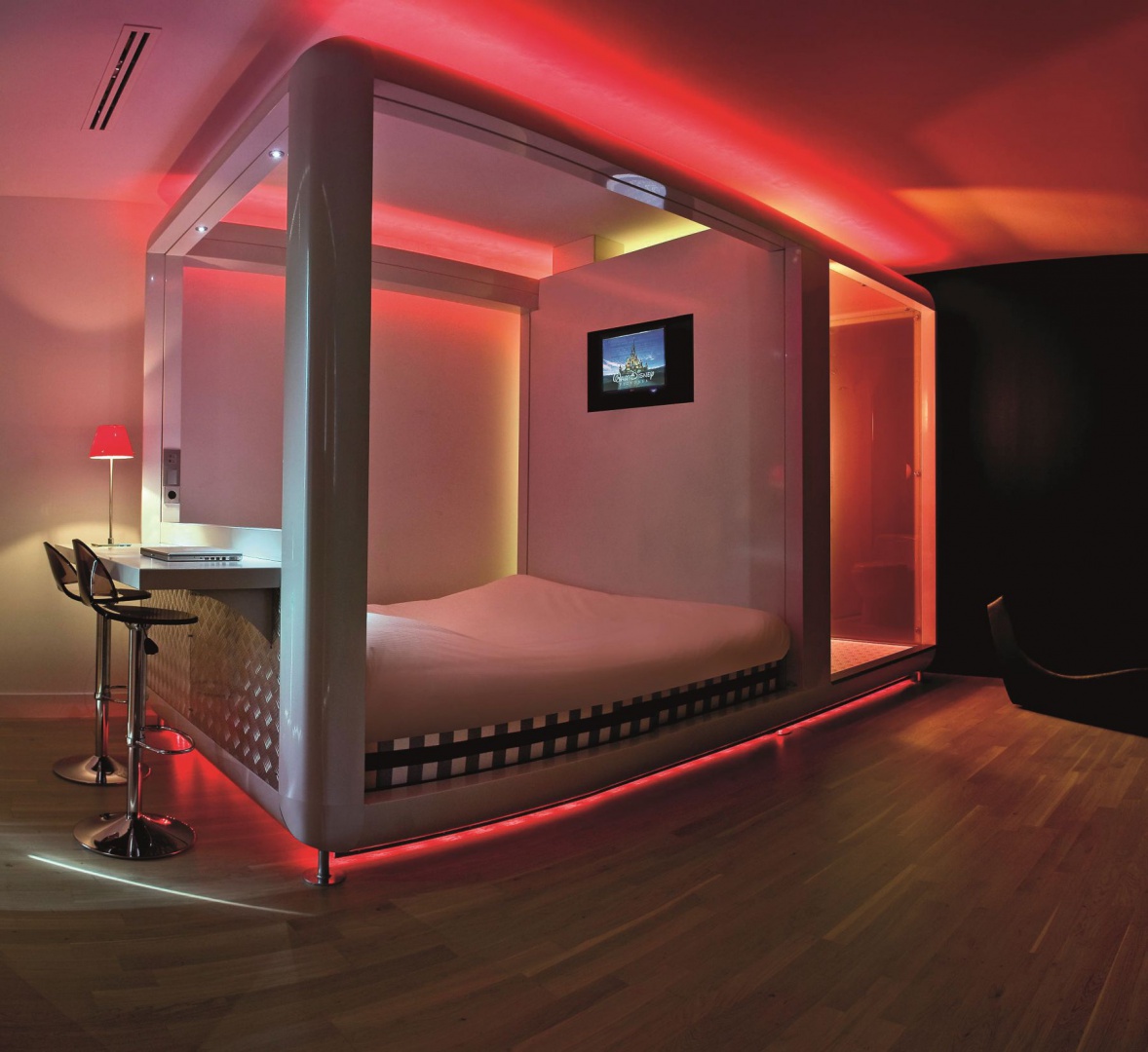Qbic room 2.jpg