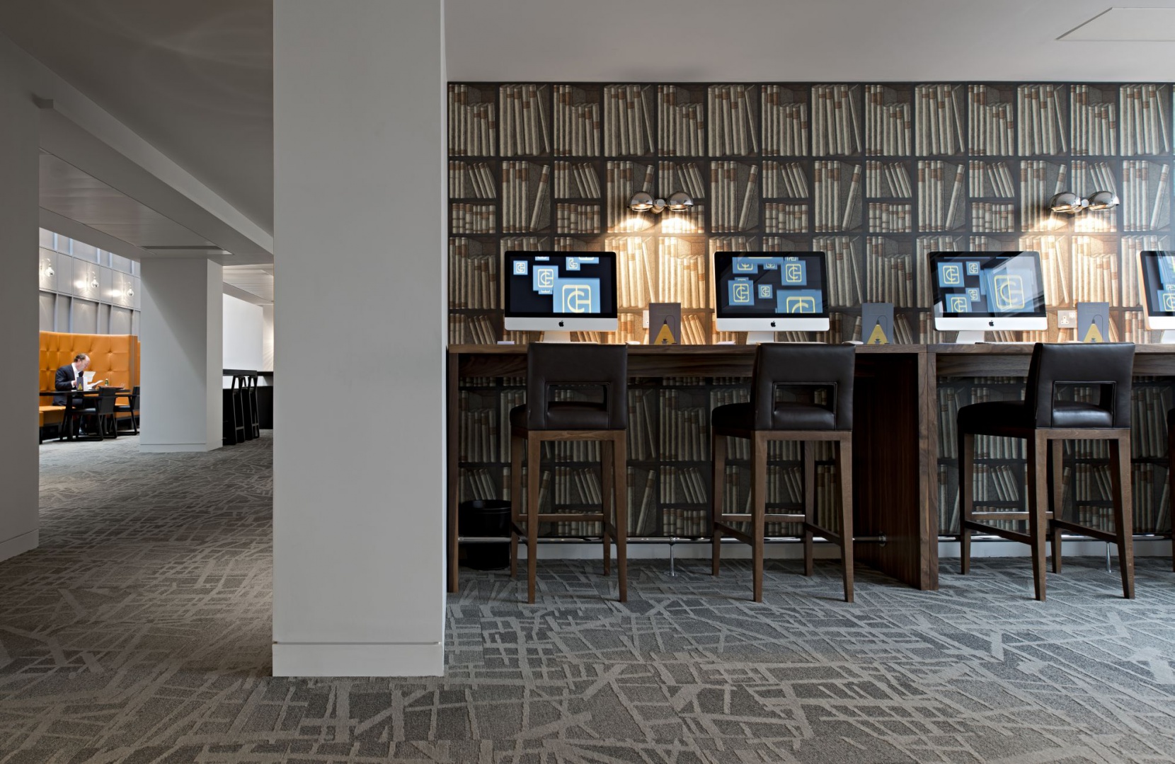 12. Touchdown Point in Business Lounge.jpg