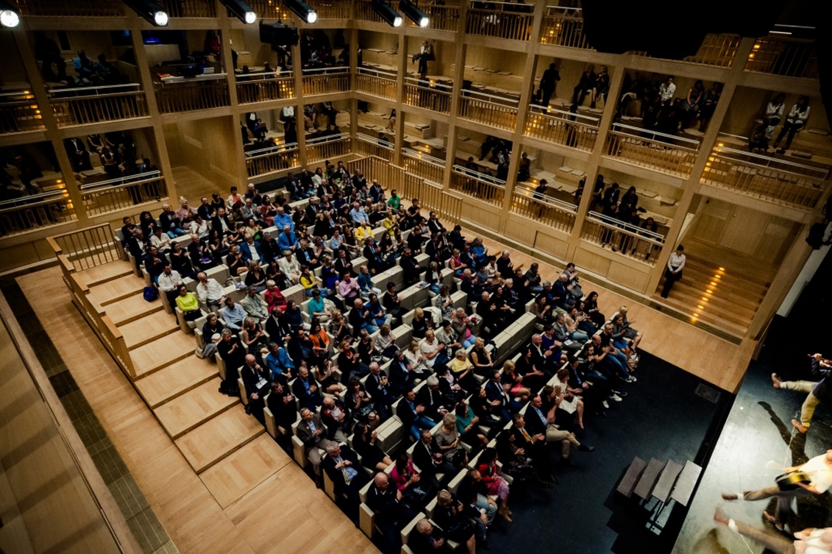 Teatr_Szekspirowski_wnętrze3small.jpg