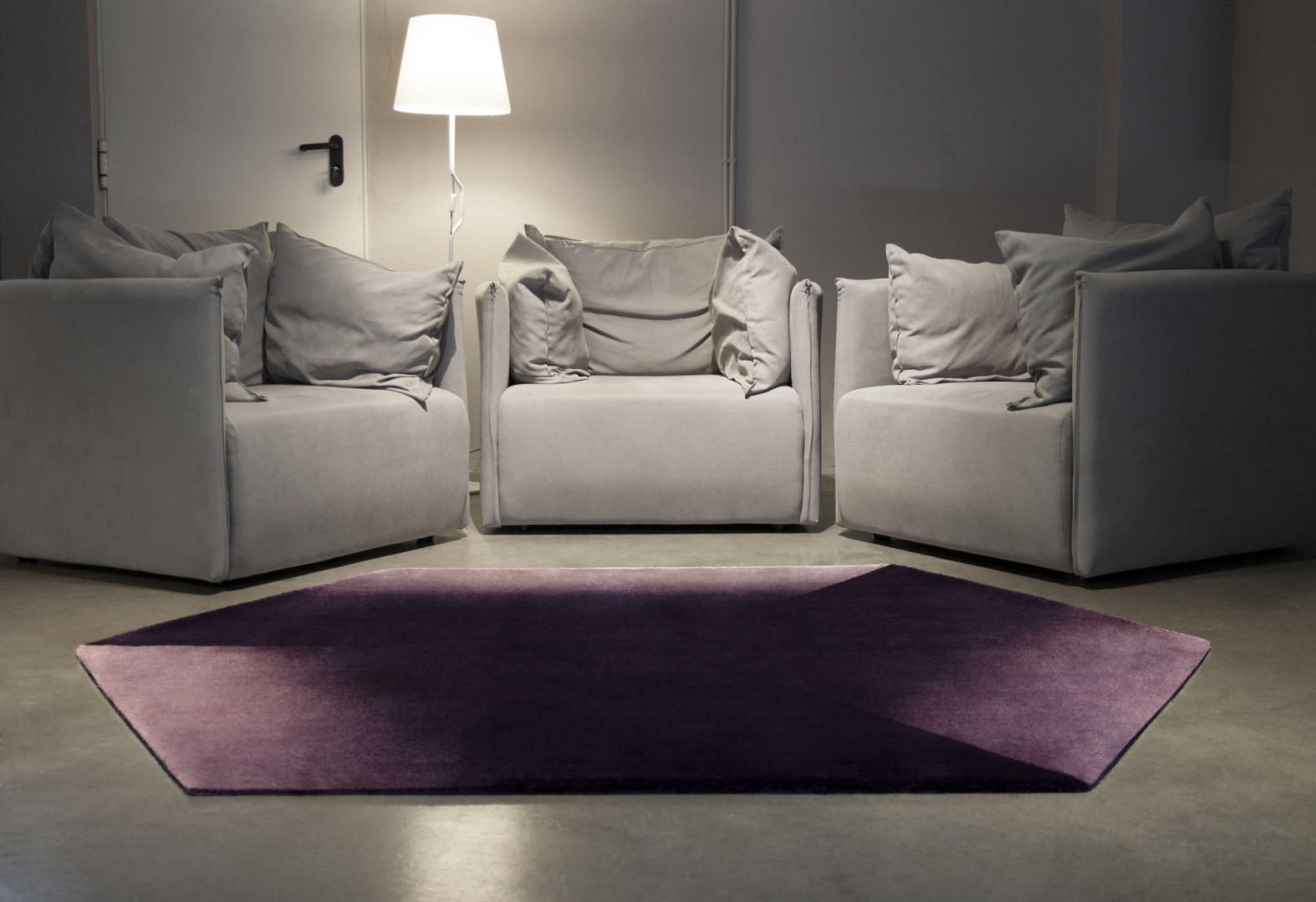 100design_Interiors_DesistartGroup_GradientHexagon_Interior.jpg