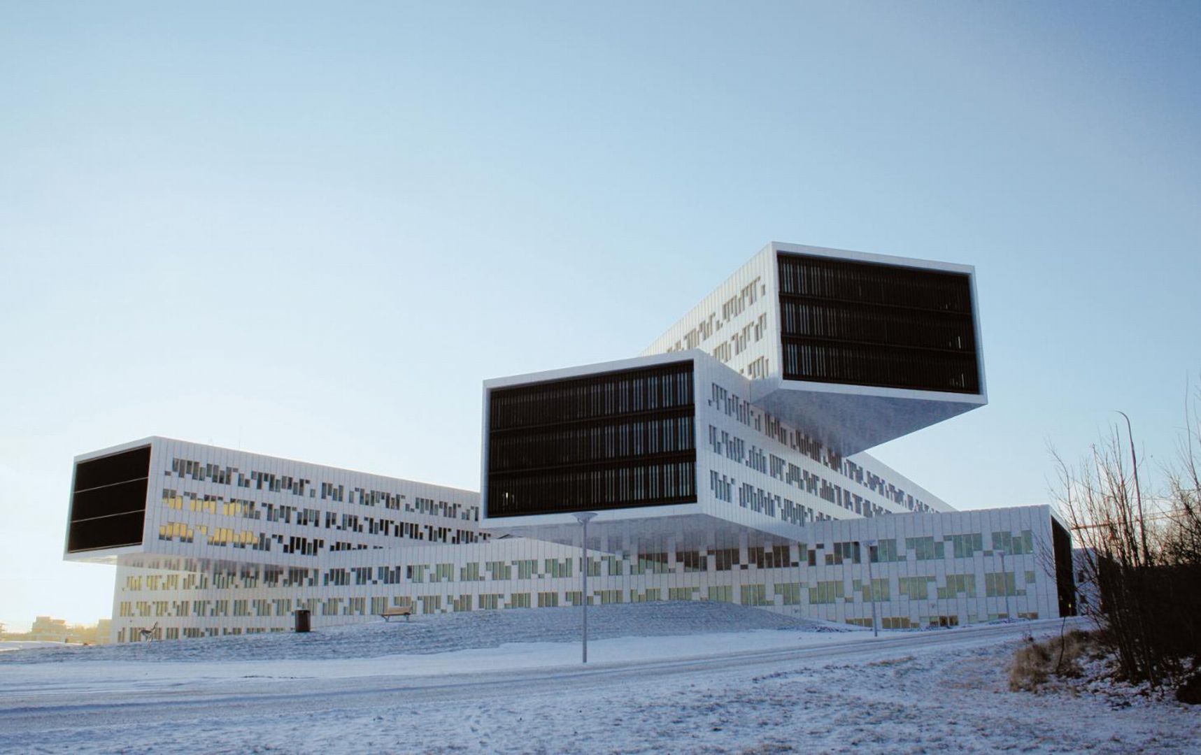 Statoil Fornebu Zewnętrzne żaluzje Hunter Douglas_2.JPG