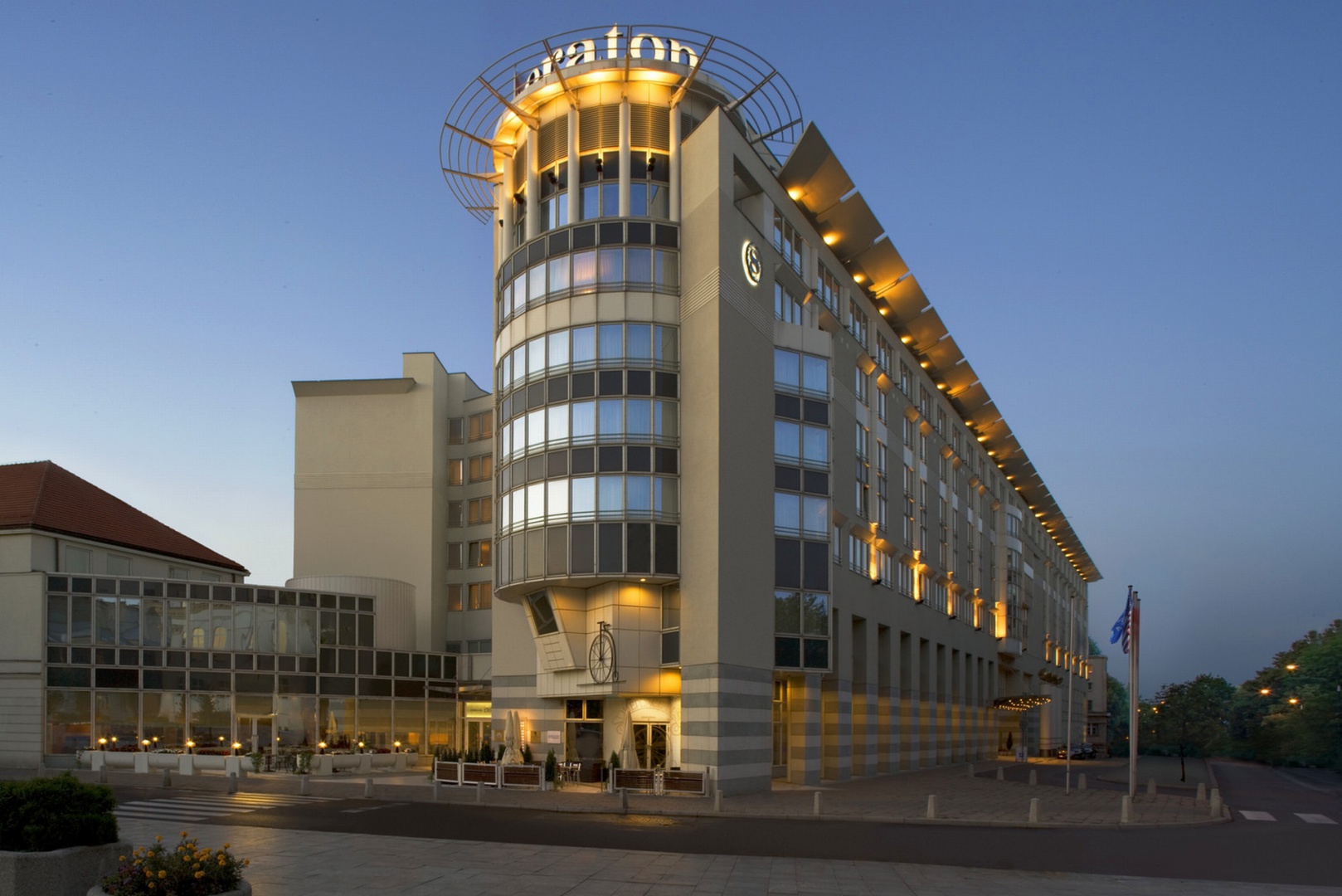 Sheraton Warsaw Hotel.jpg