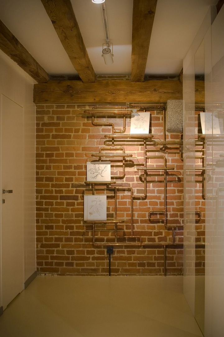 Eksponować, zamiast ukrywać – rury i przewody to elementy pożądane, które można wykorzystać jako pomysłowe dekoracje. Fot. www.homebook.pl/Genius Loci Architekci