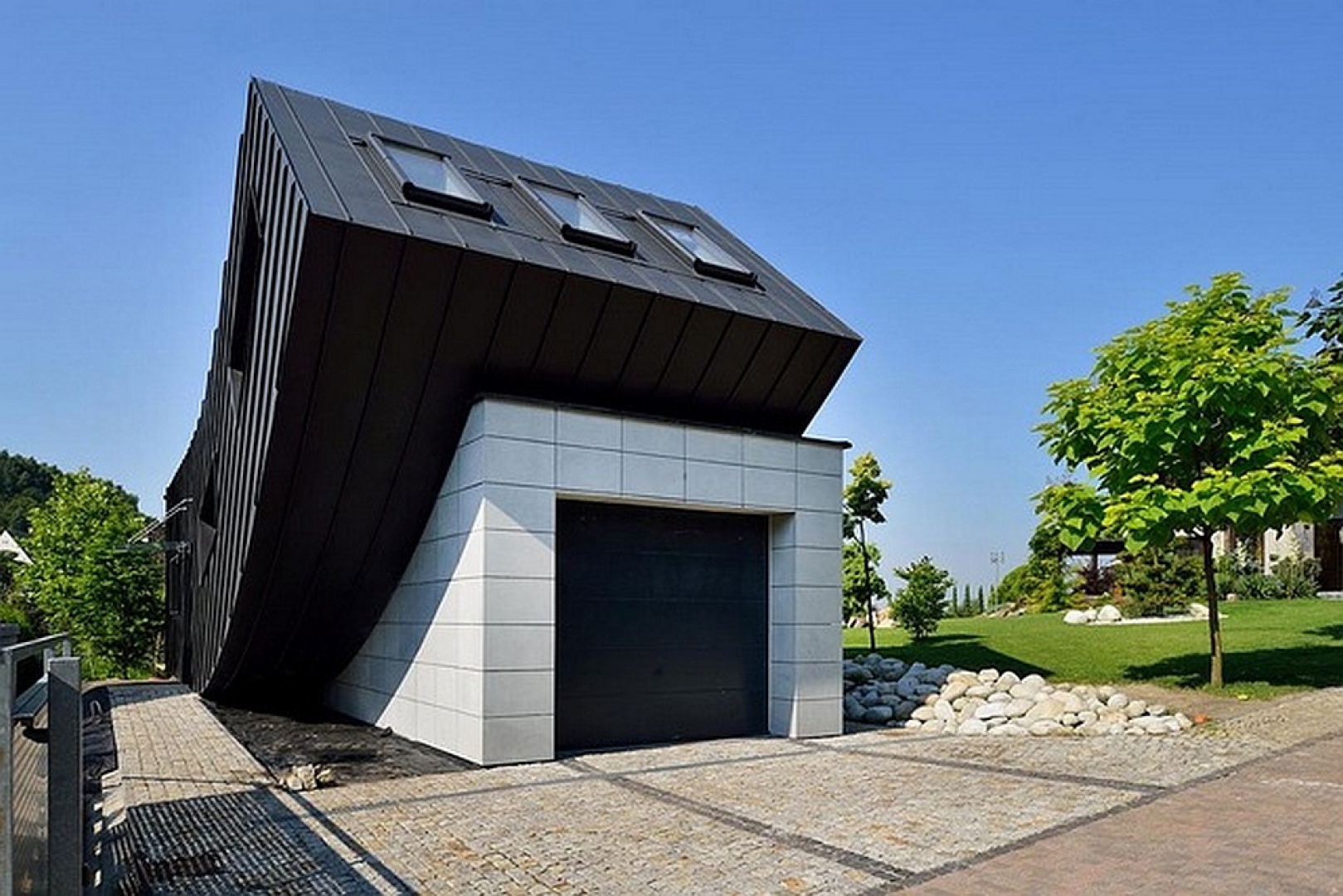 Z kolei w głosowaniu internautów za najlepszy został uznany dom jednorodzinny Domo Dom projektu ARCHITEKT.LEMANSKI. fot.  Plebiscyt Polska Architektura XXL