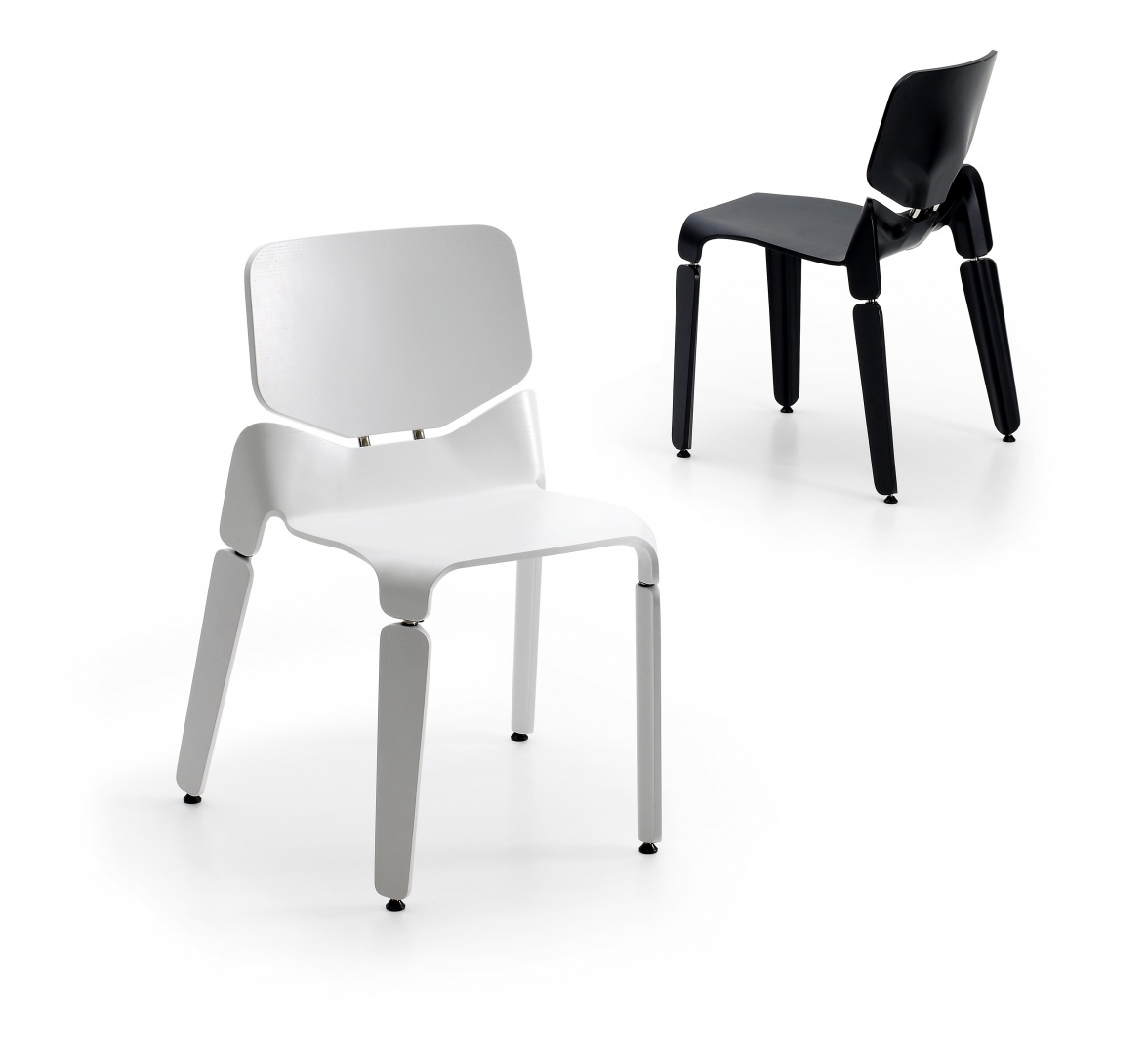 Dla szwedzkiej firmy Offecct Luca Nichetto zaprojektował krzesło Robo, wykonane ze sklejki i metalu. Fot. Archiwum projektanta.