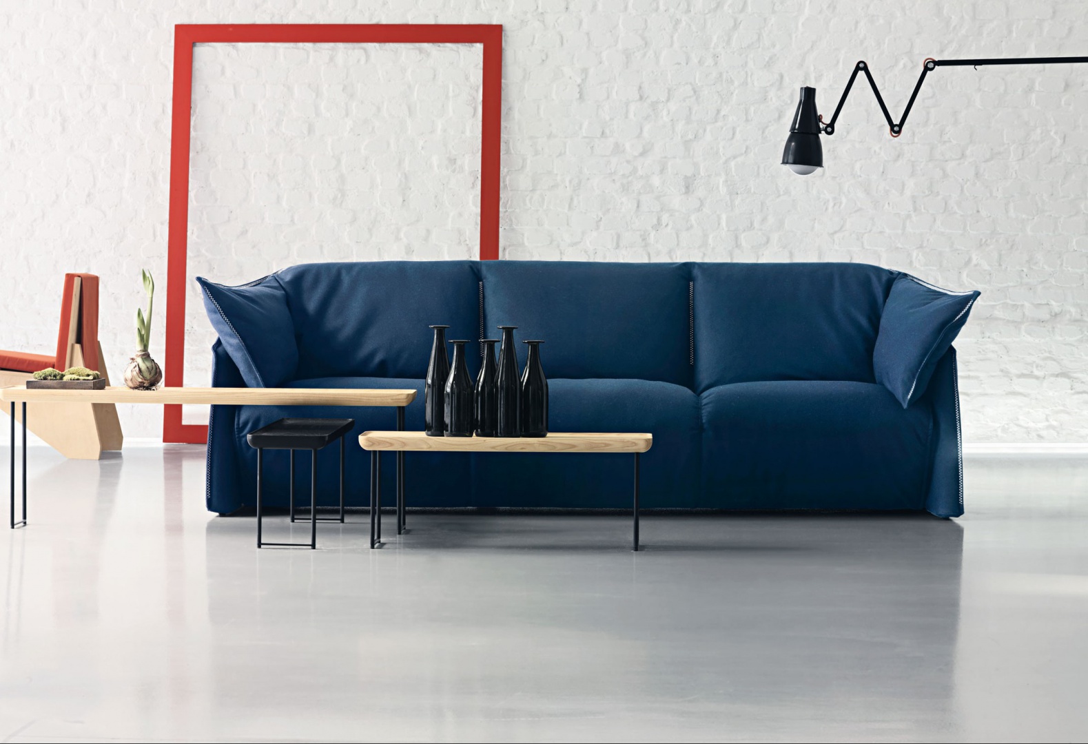 Sofa La Mise i stoliki kawowe Torei. Fot. Archiwum projektanta.