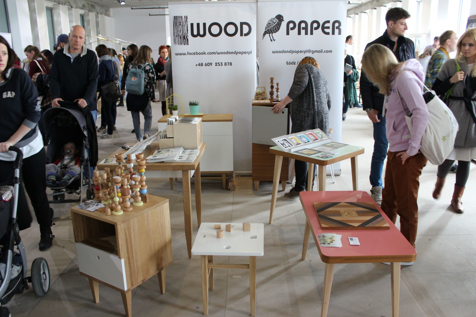 Stoisko marki Wood Paper. Fot. Piotr Sawczuk 