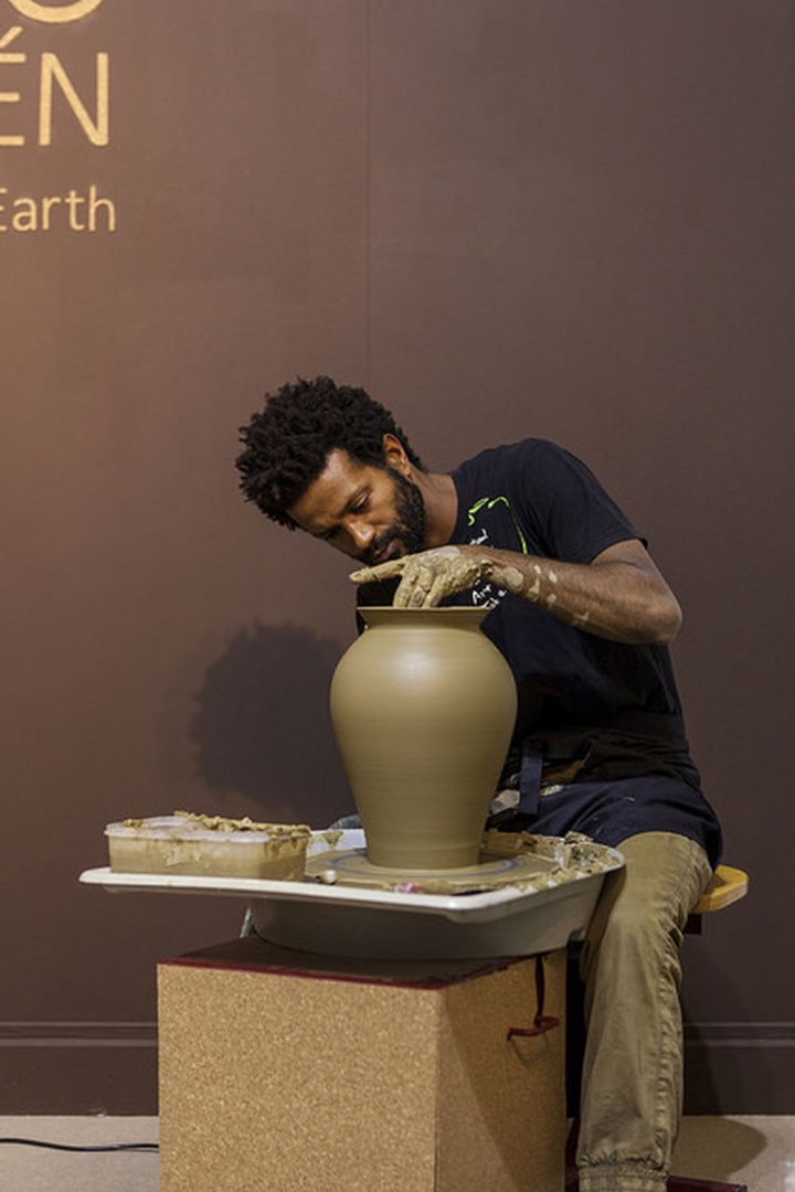 Targi iSaloni 2015, wystawa młodych designerów SaloneSatellite. Fot. Andrea Mariani