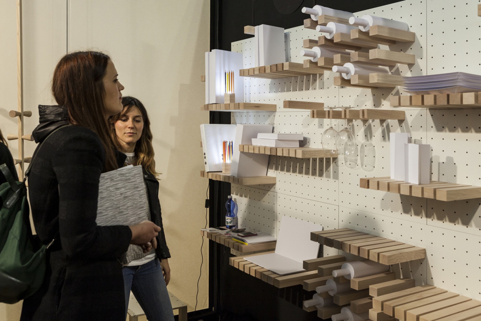 Targi iSaloni 2015, wystawa młodych designerów SaloneSatellite. Fot. Andrea Mariani