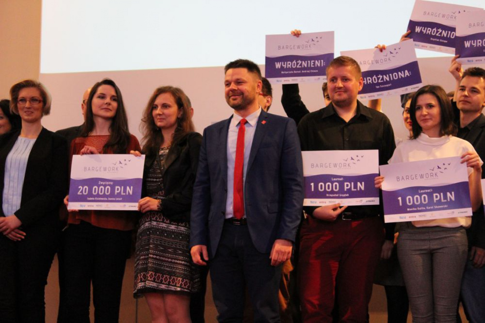 Wyróżnienia i nagrody wręczał między innymi Marcin Wojciechowski, Prezes Fundacji BARGEWORK. Fot. Arkadiusz Kaczanowski