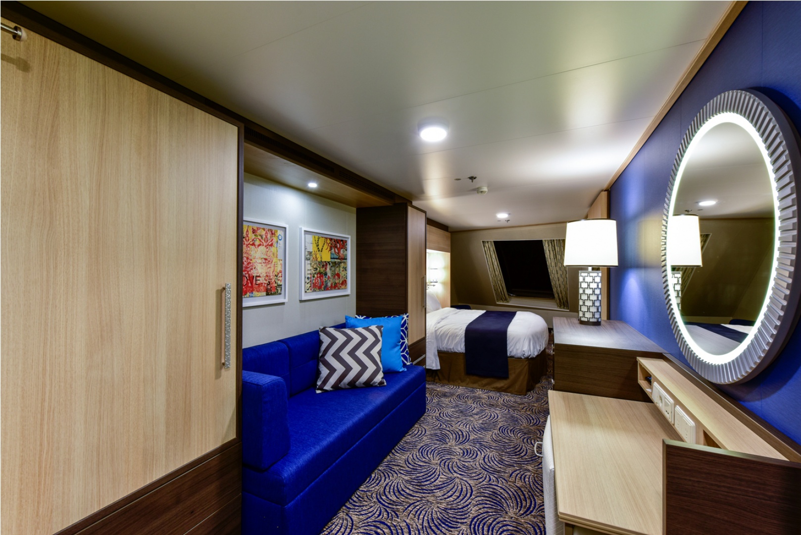 S697_D08_FZ1_E_Outside-Stateroom_8508_DSC1574_1.JPG