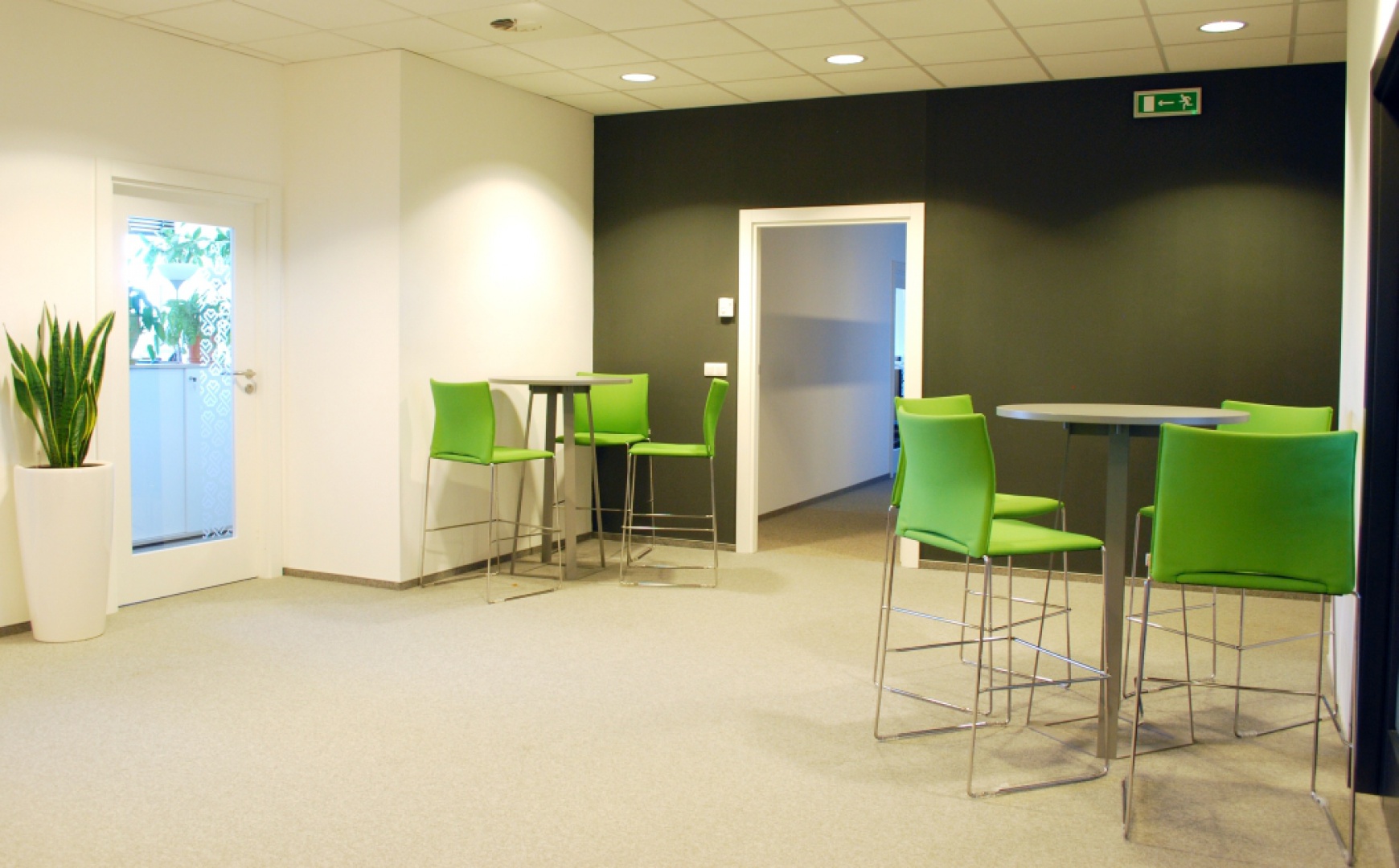 Millward Brown_A_PLUS_D_RETAIL_STORE_DESIGN (2).jpg