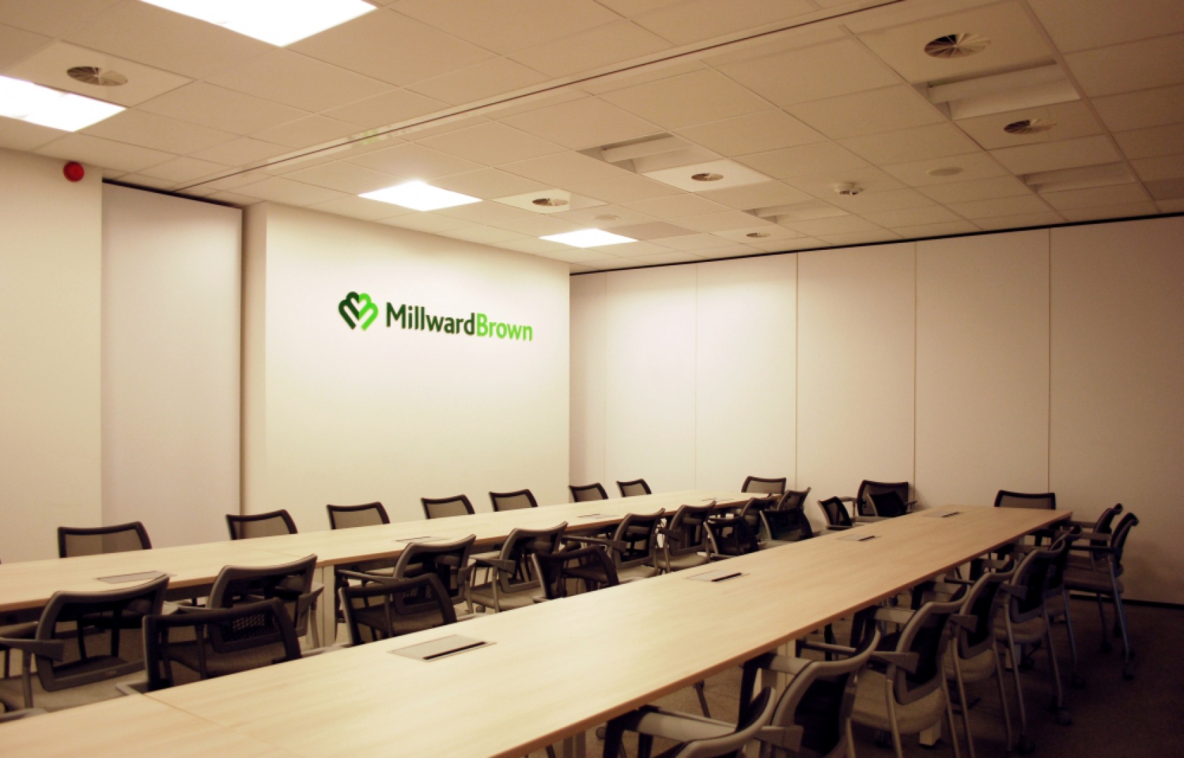 Millward Brown_A_PLUS_D_RETAIL_STORE_DESIGN (5).jpg