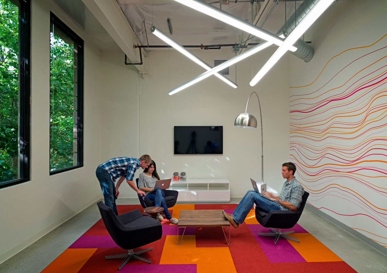 Googlersi podczas pracy w siedzibie Google w Mountain View w Kalifornii.jpg