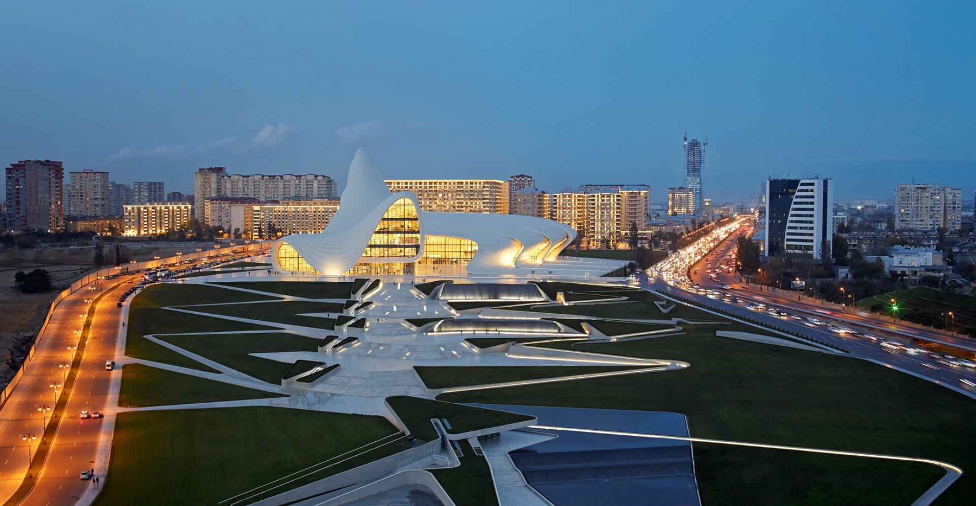 Centrum Hejdara Alijewa_fot. Hufton & Crow_2.jpg