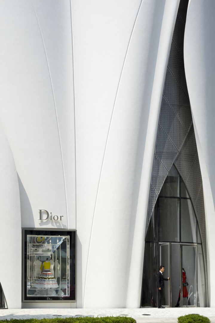 201116-DIOR-SEOUL_(c)Nicolas_Borel_041_small.jpg