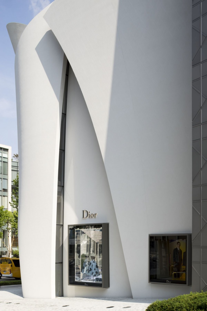 201116-DIOR-SEOUL_(c)Nicolas_Borel_091_small.jpg
