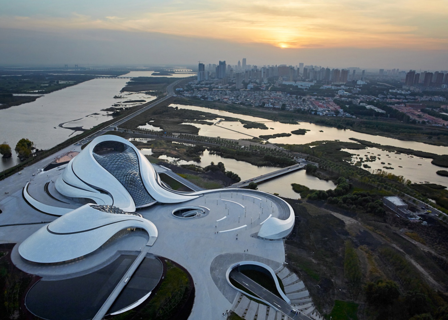 Harbin-Opera-House_MAD-Architects_Beijing_Hufton-Crow_dezeen_1568_15.jpg
