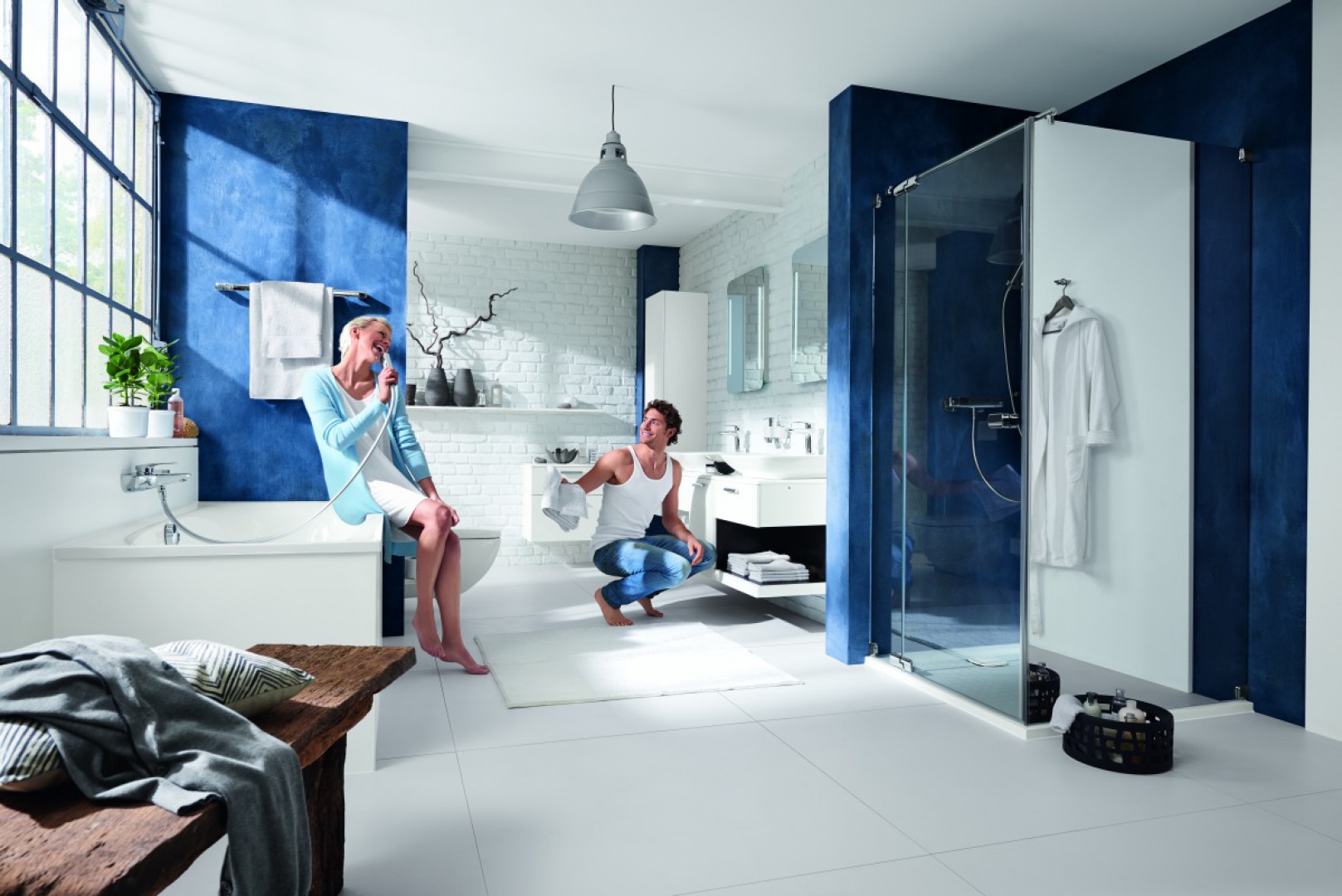 vig_white_milieu_modelle_2014_xxl_4c_2.jpg