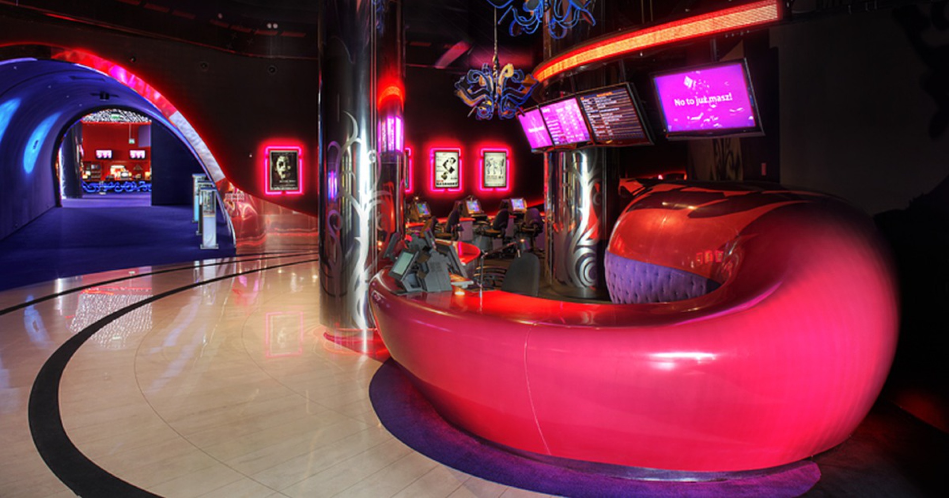 18. Multikino Złote Tarasy by Olo Studio.jpg