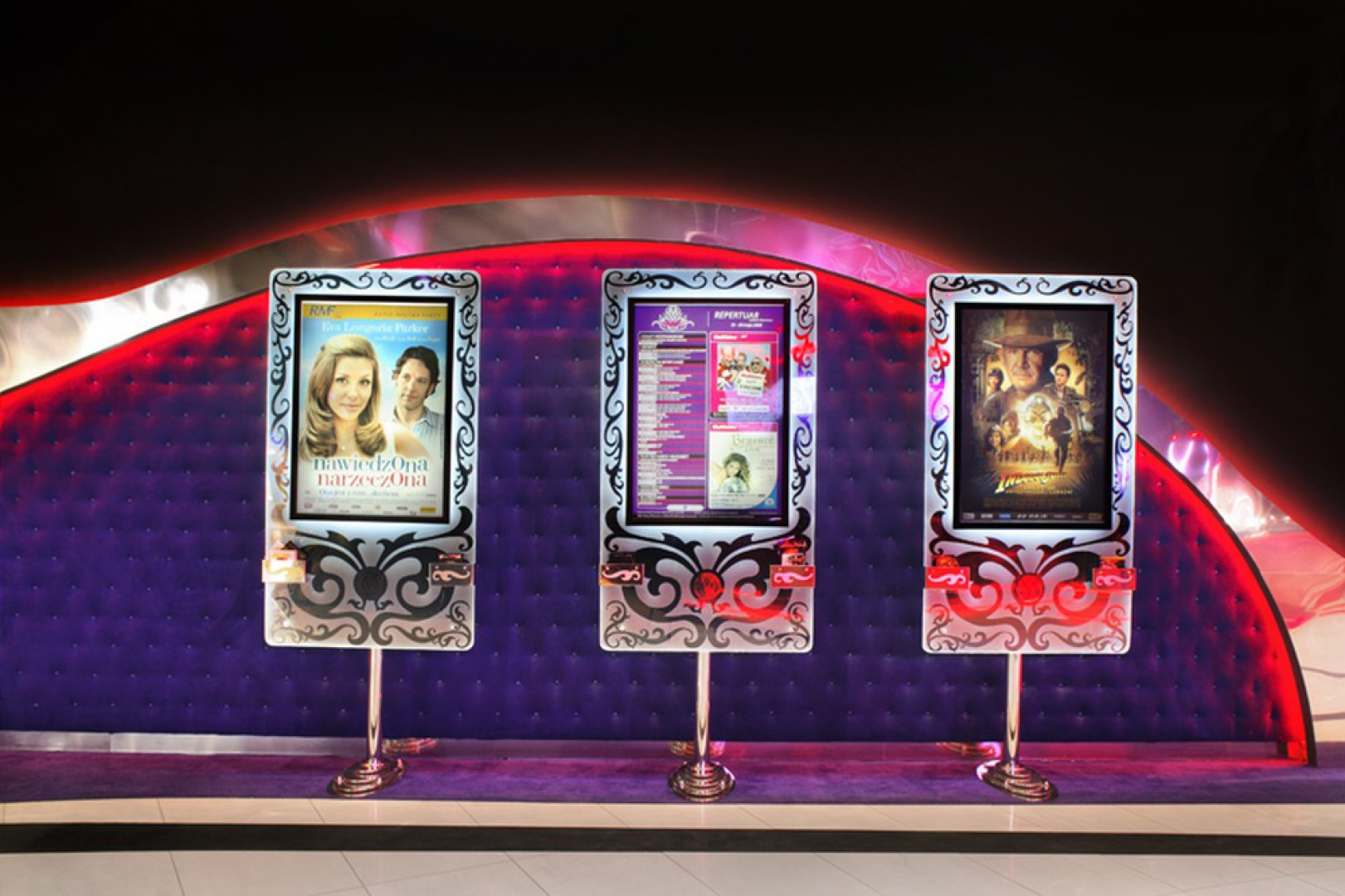 22. Multikino Złote Tarasy by Olo Studio.jpg