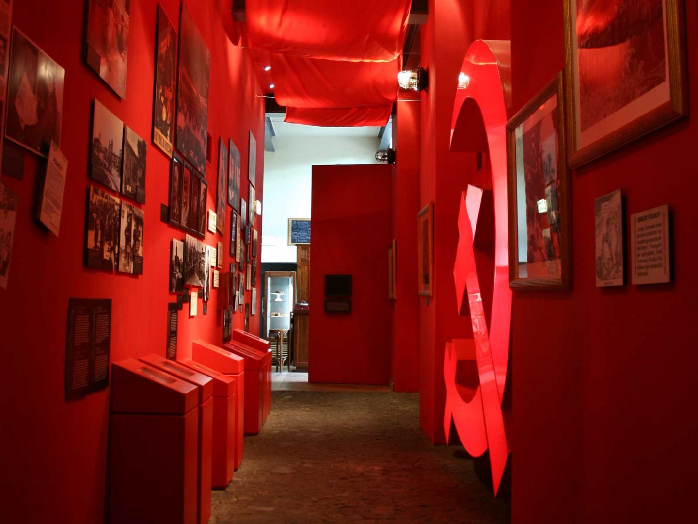 muzeum_powstania_warszawskiego_low.jpg