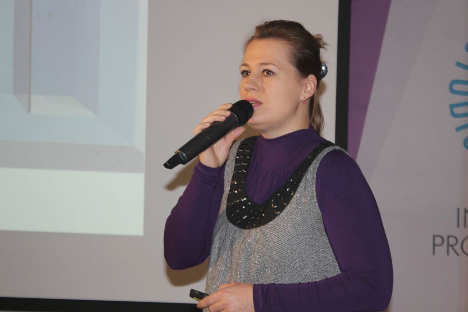 Katarzyna Tworek Aurora Technika Swietlna.jpg