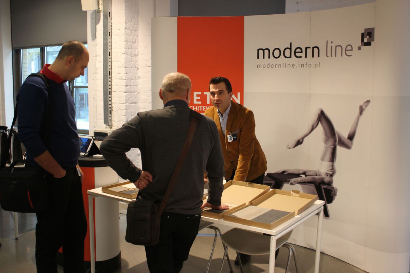 stoisko Modern Line 1.jpg