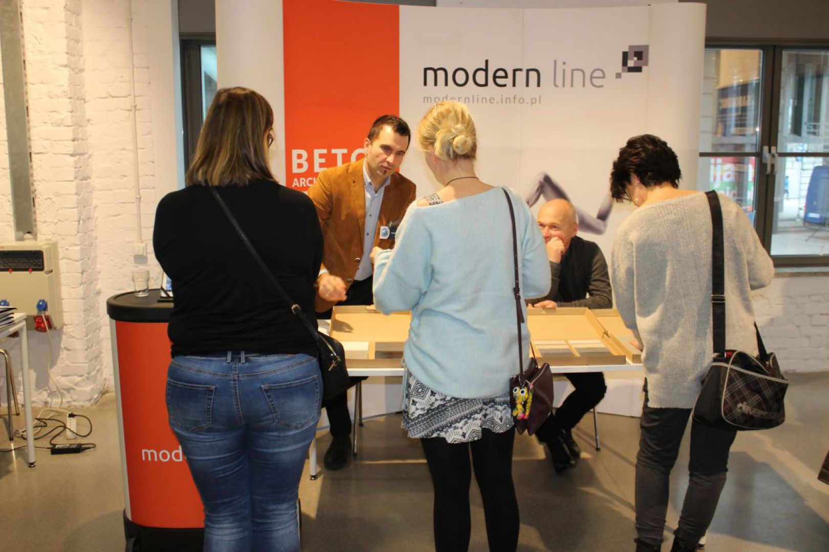 stoisko Modern Line 2.jpg