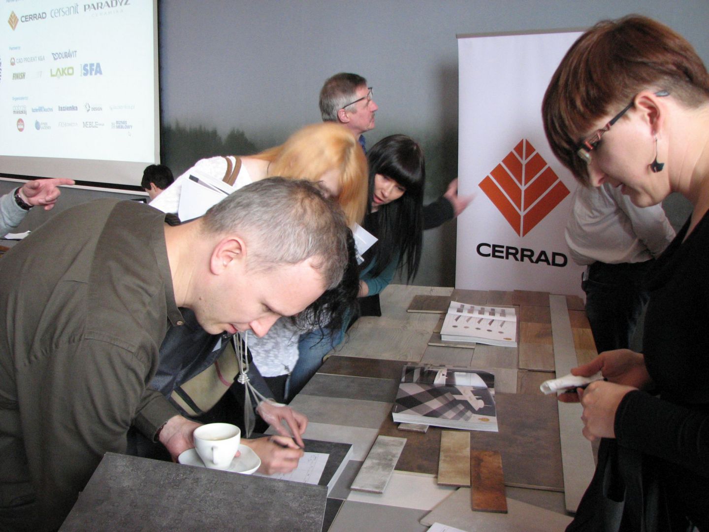 Na stoisku firmy Cerrad - partnera głównego. Studio Dobrych Rozwiązań, 14.03 Olsztyn (20).JPG