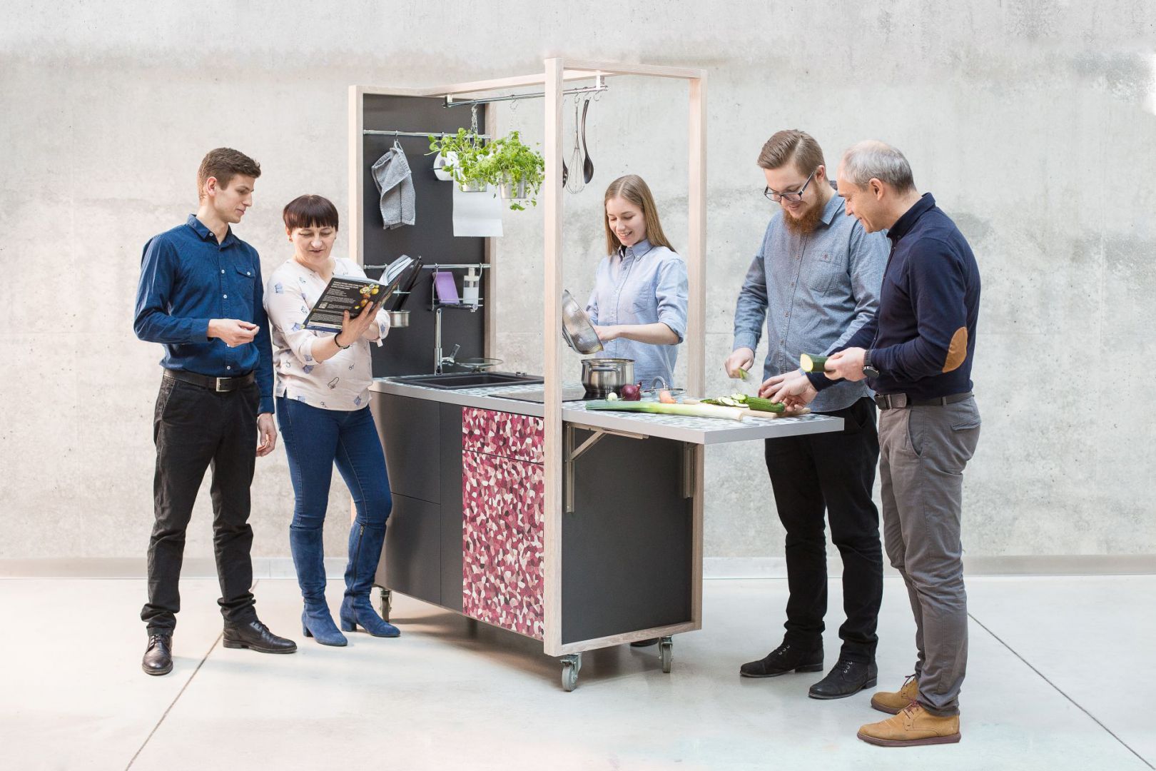 4_17PE-P_COOKER2_NataliaNiewiadomska_KatarzynaKuta_AleksandraKubińska.jpg