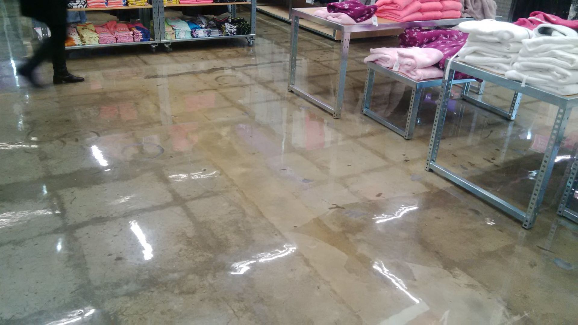 2Posadzki zywiczne Flowcrete_Pick_n_Pay_Rand Ridge_RPA.jpg