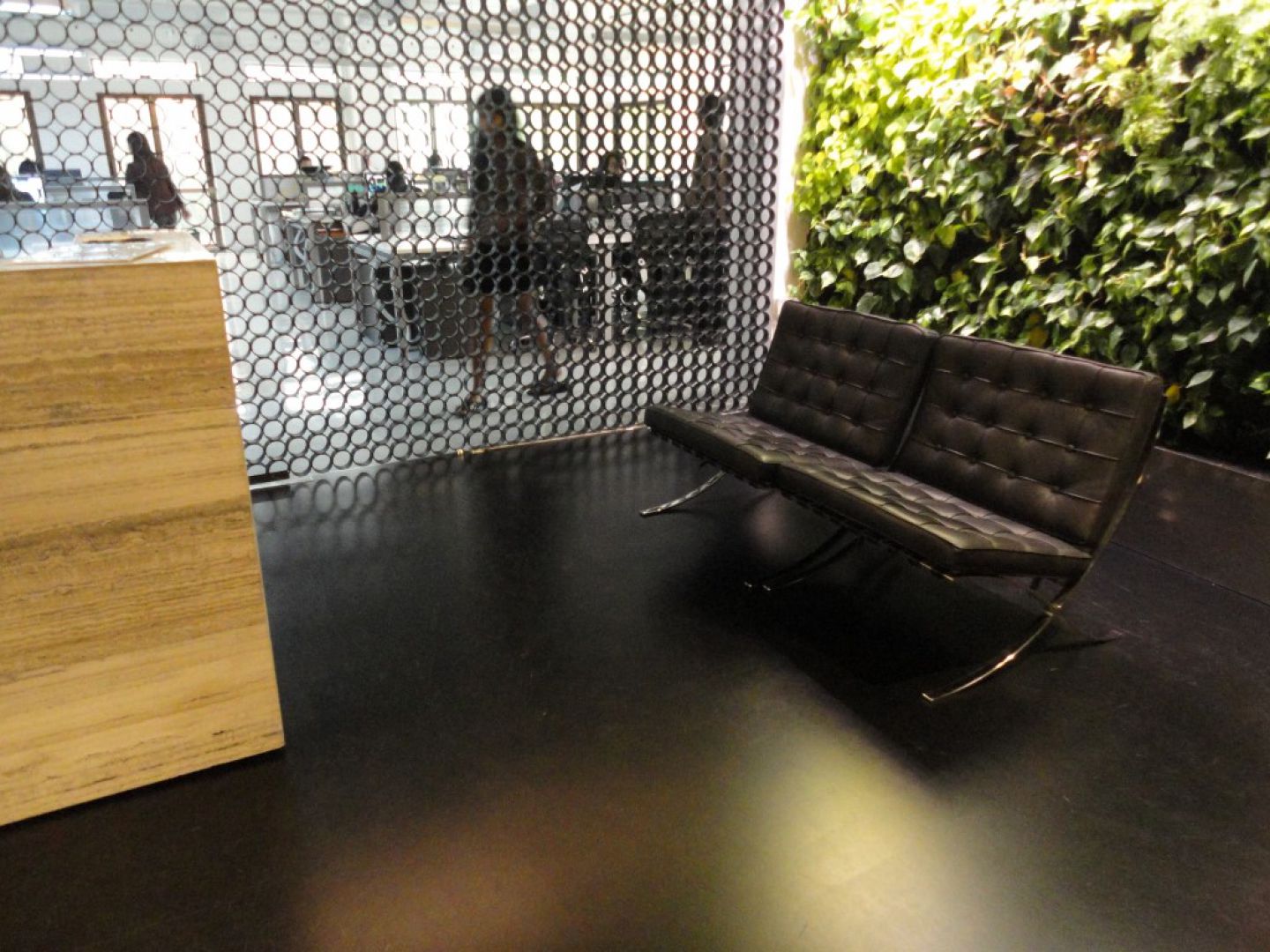 6_Posadzki zywiczne Flowcrete_Kyoob Architects_Singapur_1.jpg