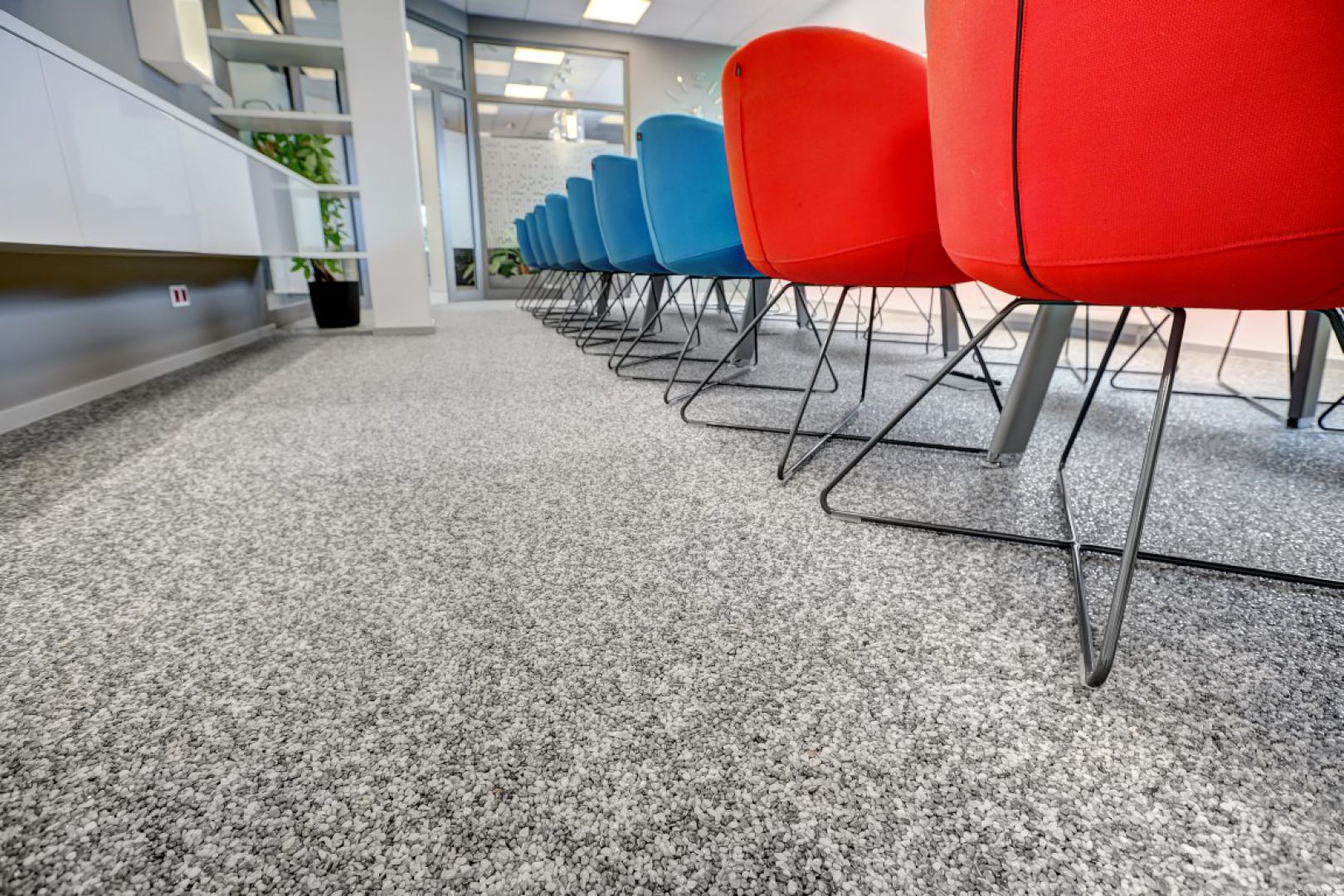 Posadzki zywiczne Flowcrete_Biuro Flowcrete Polska_3.jpg