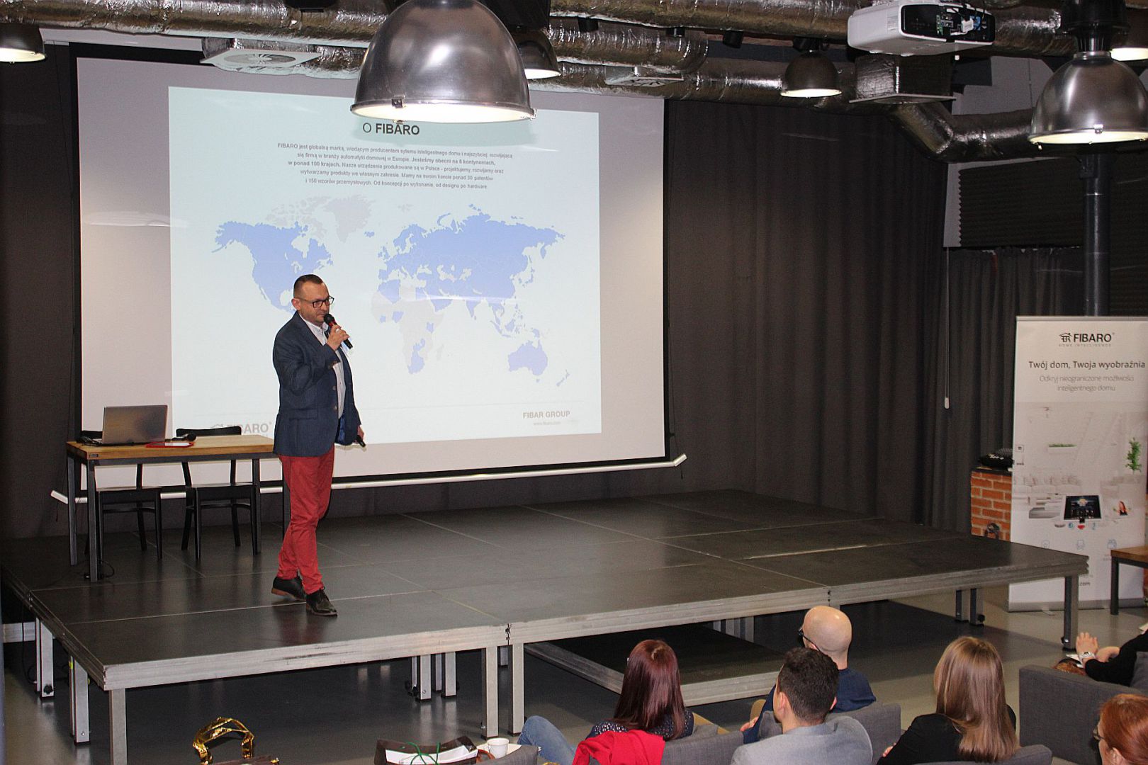 Bartłomiej Skrentny, reprezentant marki Fibaro.JPG