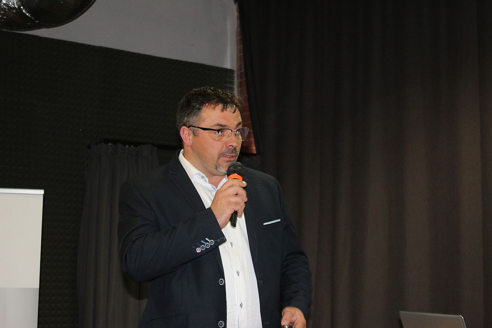 Krzysztof Kopyczyński, reprezentujący markę Finishparkiet.JPG