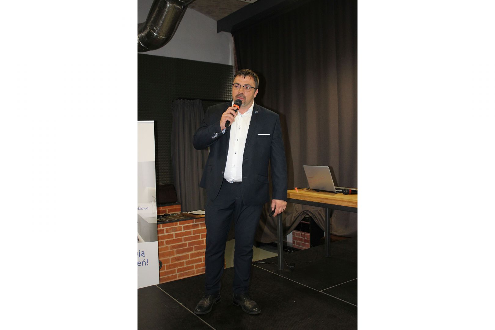 Krzysztof Kopyczyński, reprezentujący markę Finishparkiet (2).JPG