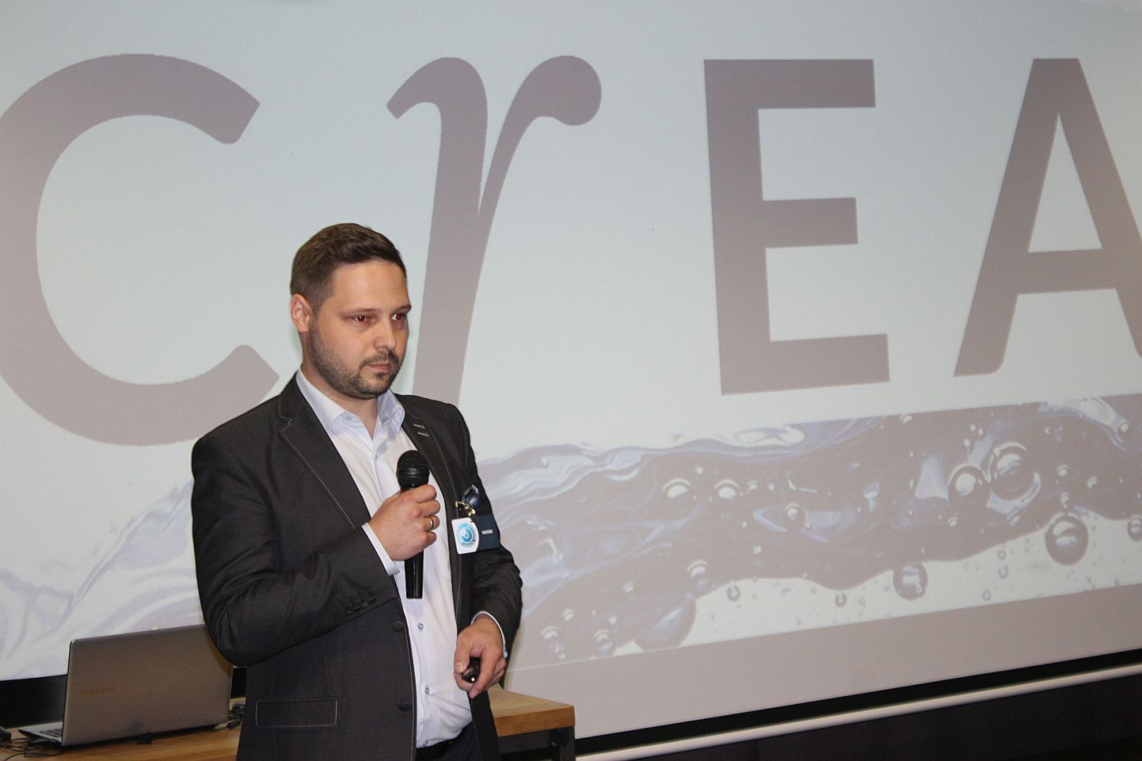 Piotr Wychowaniec, reprezentujący markę Cersanit (2).JPG