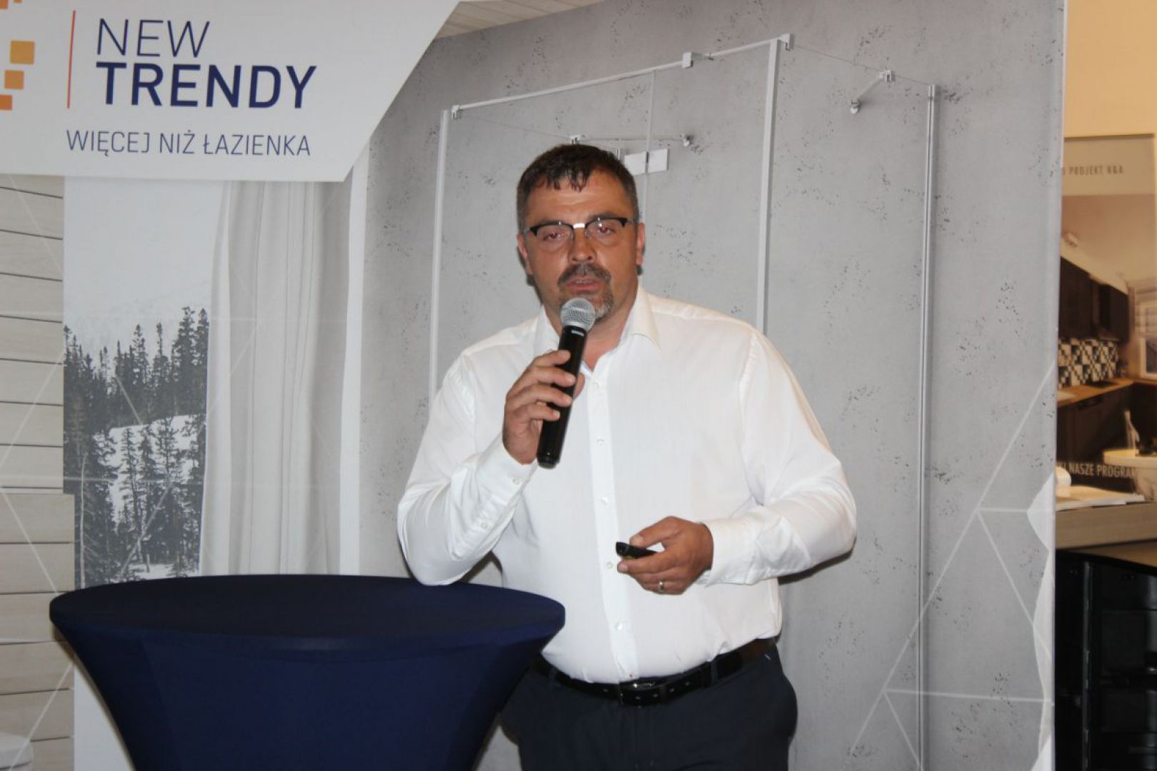 Krzysztof Kopyczyński z firmy Finishparkiet. Fot. Publikator.jpg