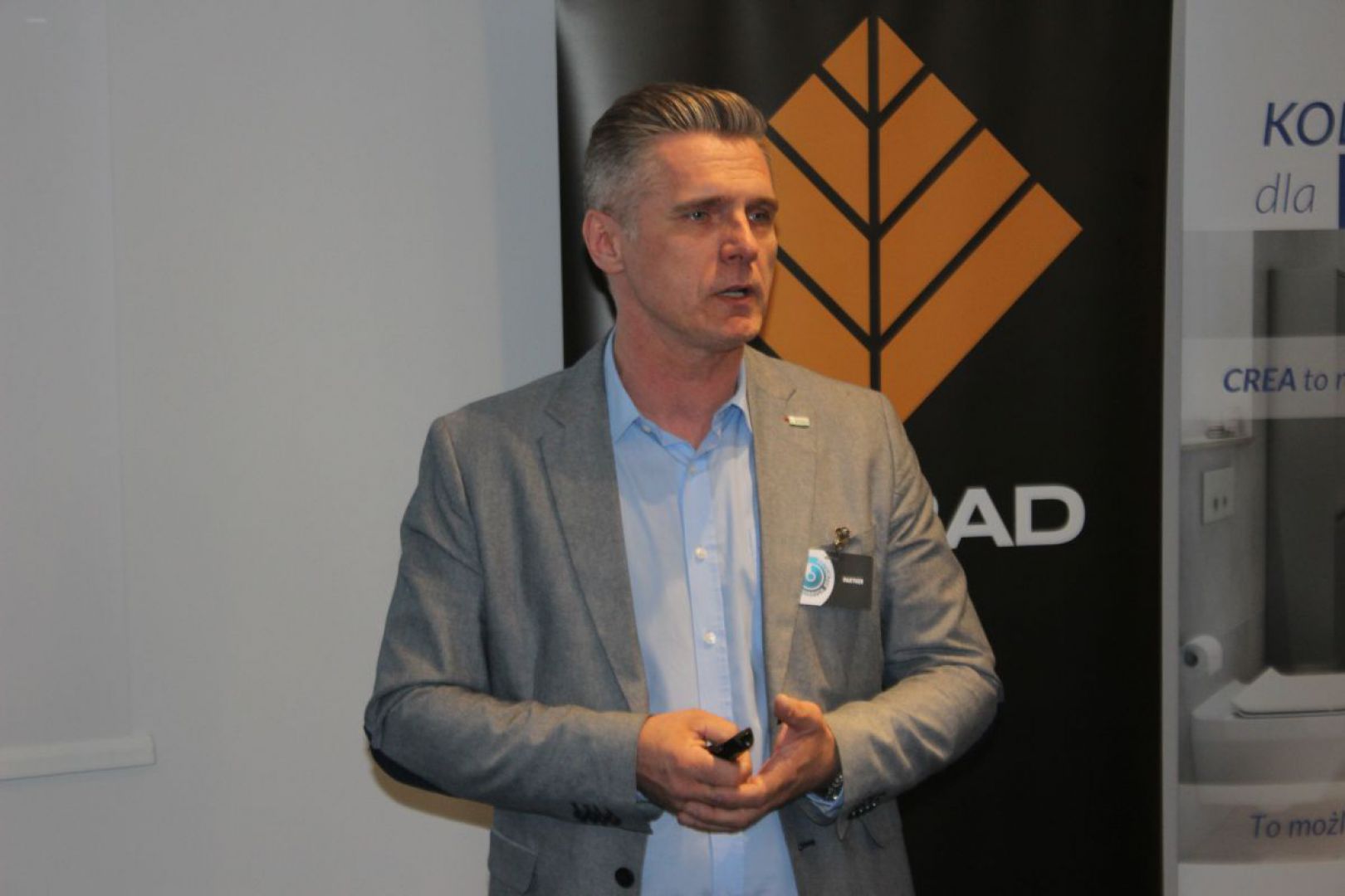 24. Sebastian Sklepik z firmy Jawor Parkiet_small.jpg