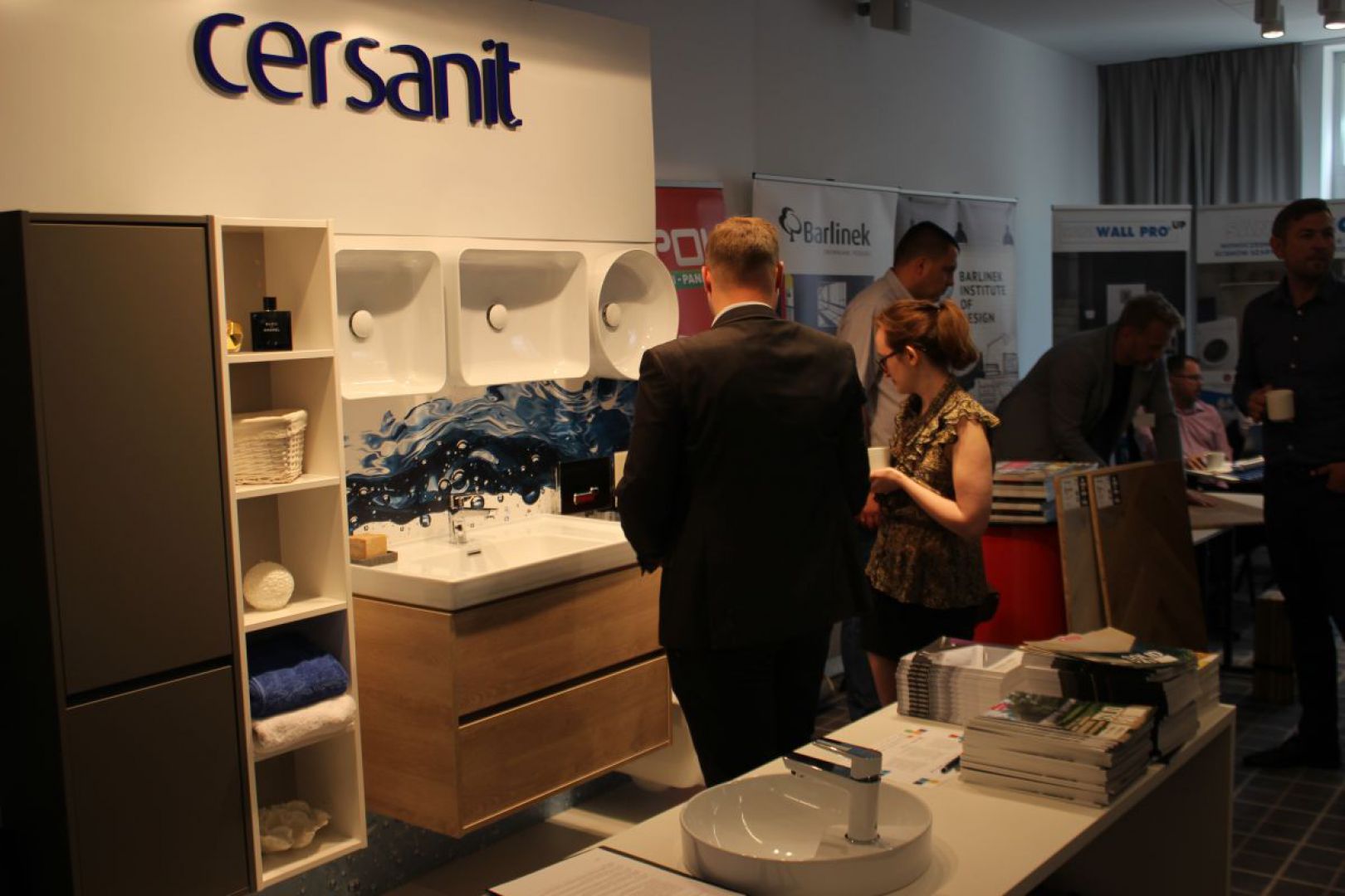 48. Stoisko firmy Cersanit 2_small.jpg