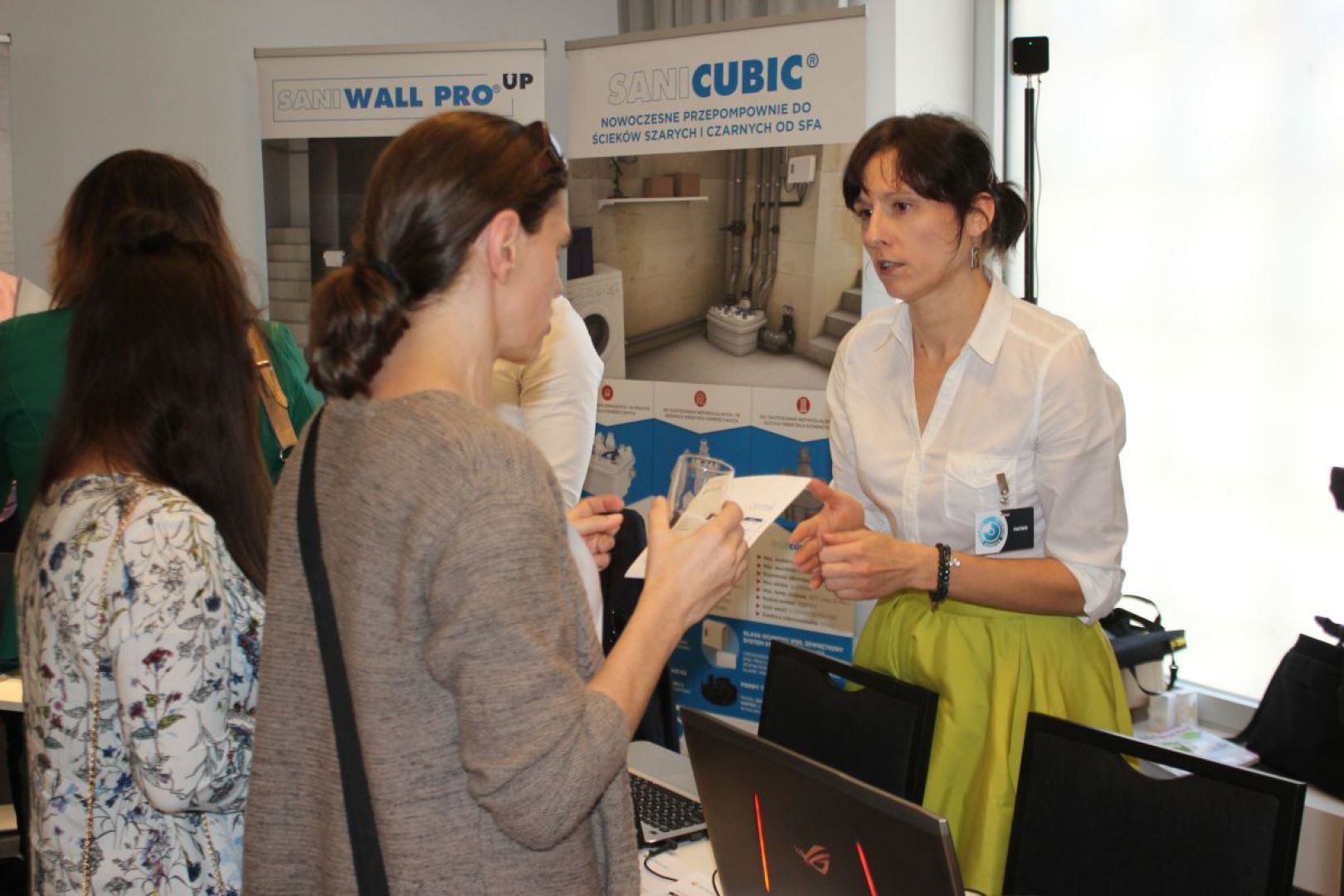 64. Stoisko firmy CAD Projekt 3_small.jpg