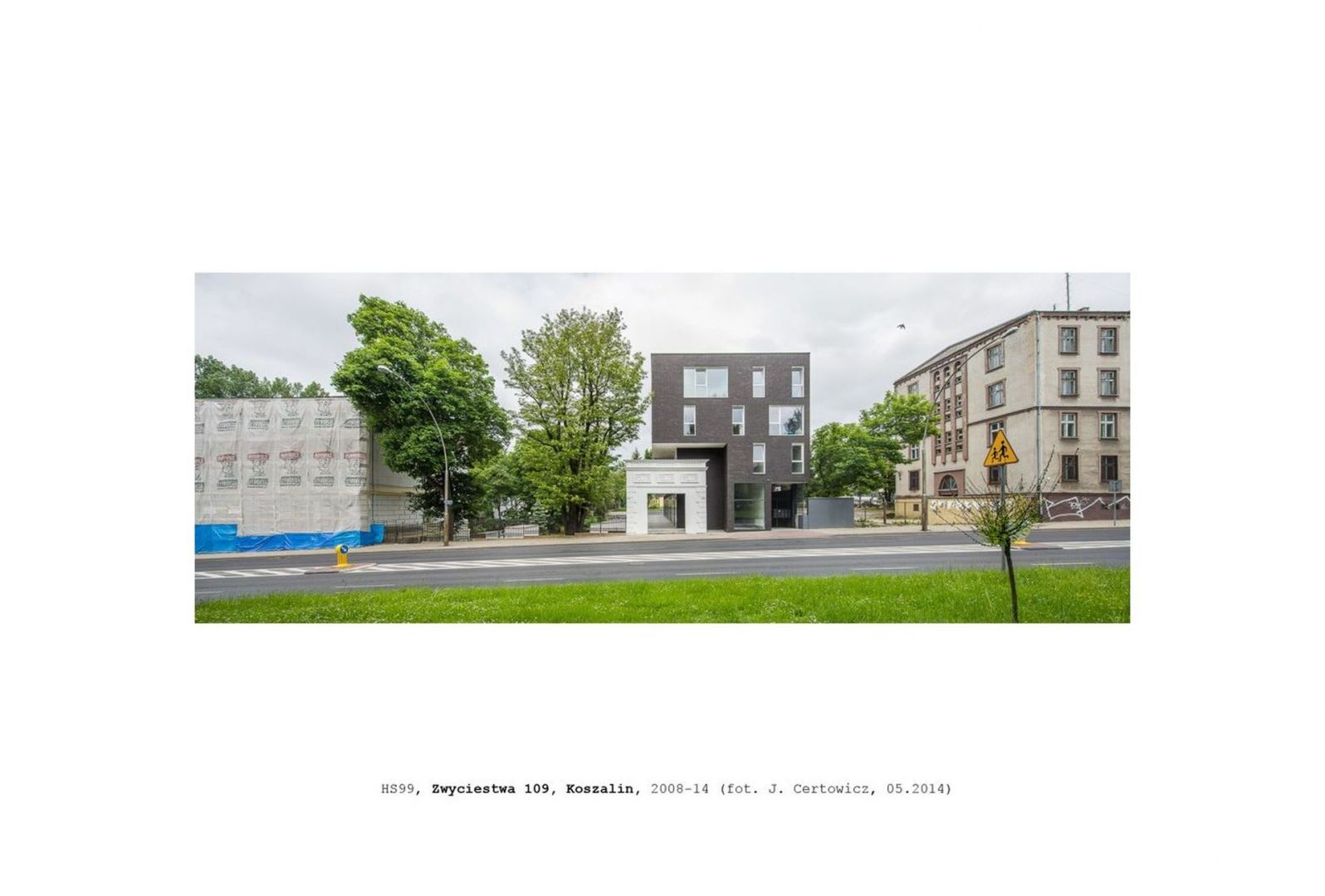 HS99, budynek mieszkalno-usługowy Zwycięstwa 109, Koszalin 2014, fot. J. Certowicz.jpg