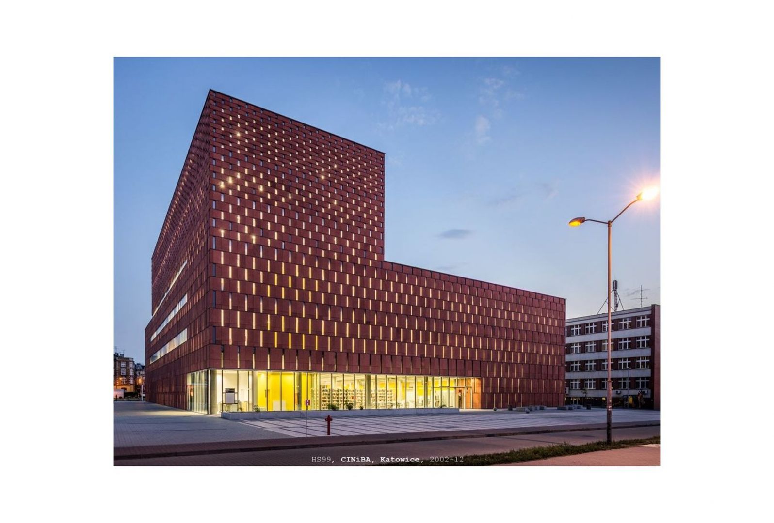 HS99, Centrum Informacji Naukowej i Biblioteka Akademicka (CINiBA), Katowice, 2012, fot. ...(1).jpg